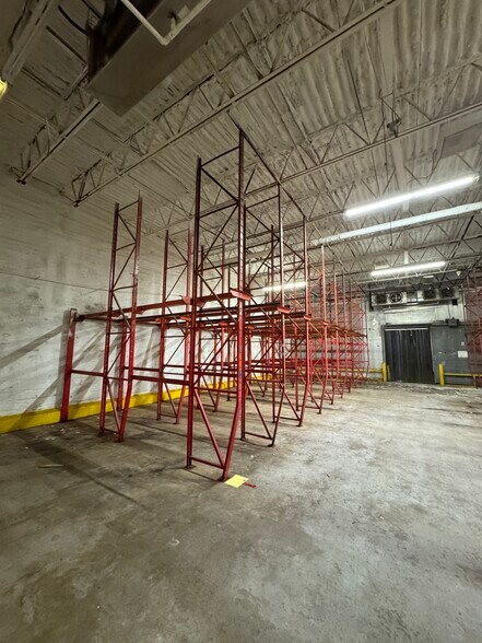 More Photos Of 8716 SE 15th St, Oklahoma City Distribution For Sale