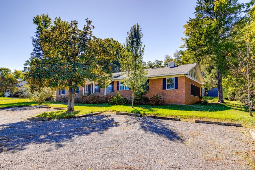 More Photos Of 161 Chapin Rd, Chapin Loft Creative Space For Sale