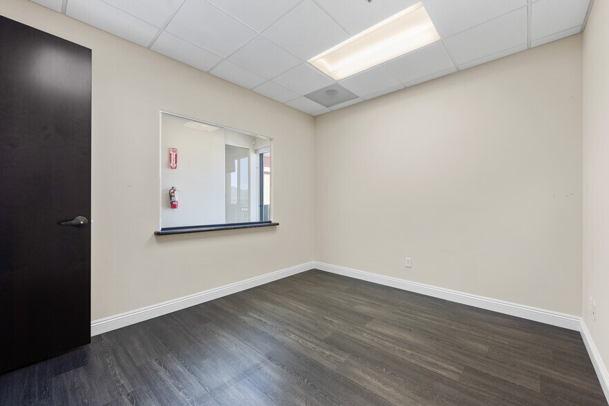 More Photos Of 950 Boardwalk, San Marcos Office For Sale