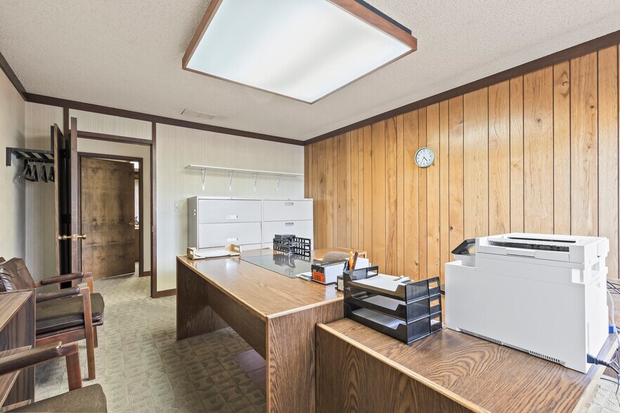 More Photos Of 411-413 N 2nd St, Yakima Office For Sale