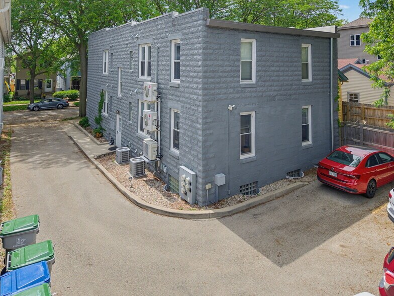 More Photos Of 2436 S Wentworth Ave, Milwaukee Apartments For Sale