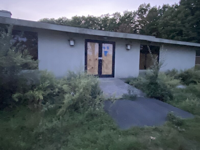 More Photos Of 295 Lake Louise Marie, Rock Hill Hotel For Sale