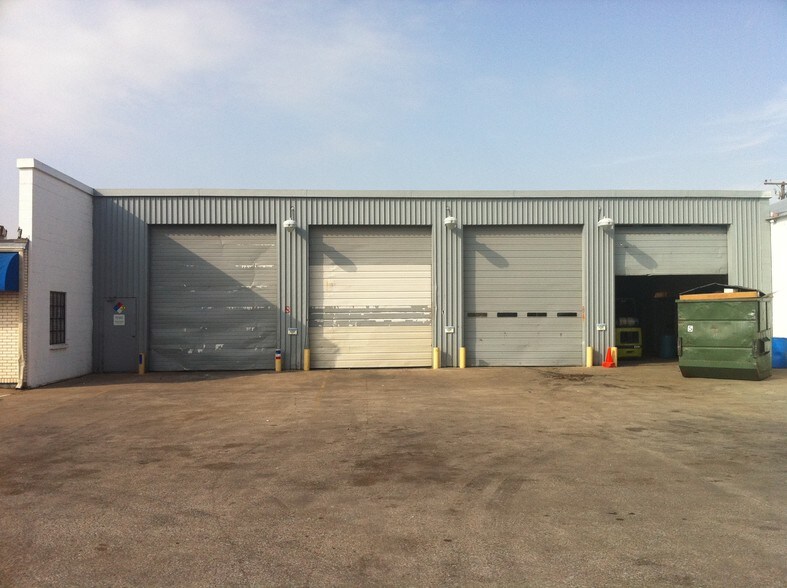 More Photos Of 710 E Davis St, Grand Prairie Service For Sale