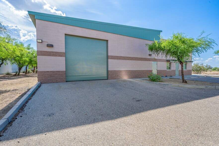 More Photos Of 4655 S Coach Dr, Tucson Warehouse For Sale