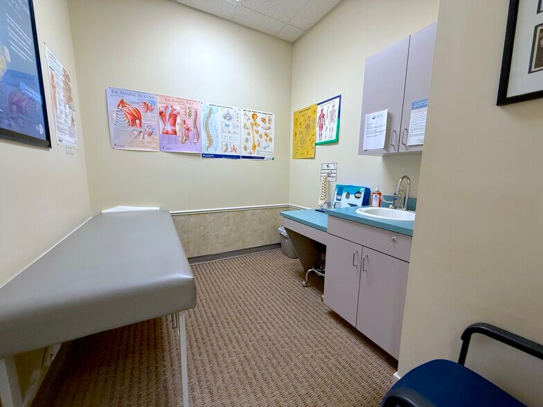 More Photos Of 3861 Oakwater Cir, Orlando Medical For Sale