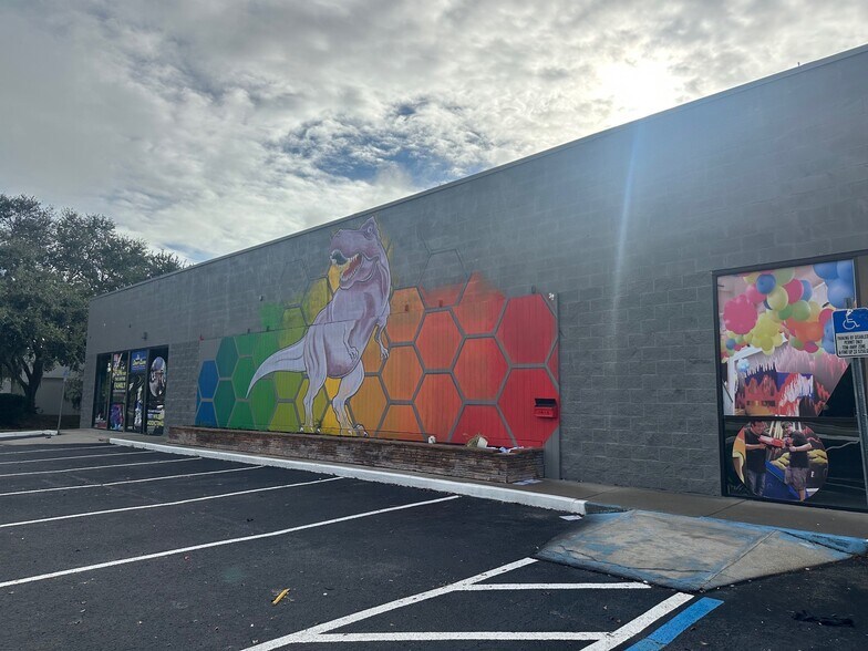 Primary Photo Of 1415 Dr Martin Luther King Jr Blvd, Leesburg Freestanding For Sale