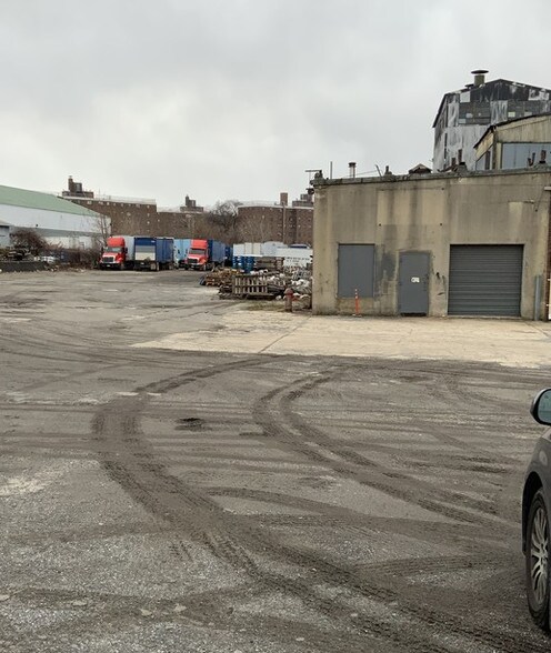 More Photos Of 60-82 Davidson St, Staten Island Warehouse For Lease