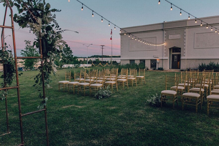 More Photos Of 1601 Chalk Hill Rd, Dallas Loft Creative Space For Sale