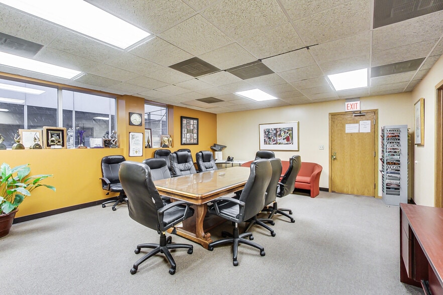 More Photos Of 212 E Ohio St, Chicago Office For Lease