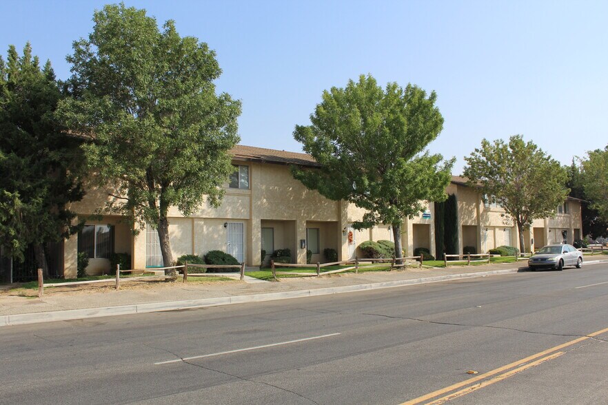 Primary Photo Of 12745 Navajo Rd, Apple Valley Apartments For Sale