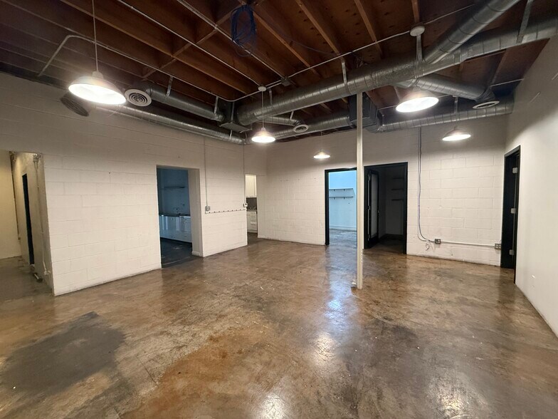 More Photos Of 6033 Washington Blvd, Culver City Storefront For Lease