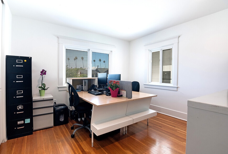 More Photos Of 1506 Crenshaw blvd, Los Angeles Office For Sale