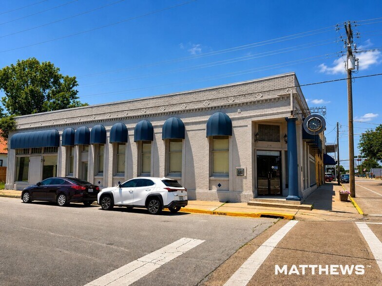Primary Photo Of 218 E Main St, Humble Office For Sale
