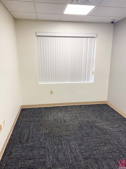 More Photos Of 1009 New Haven Rd, Naugatuck Bank For Sale