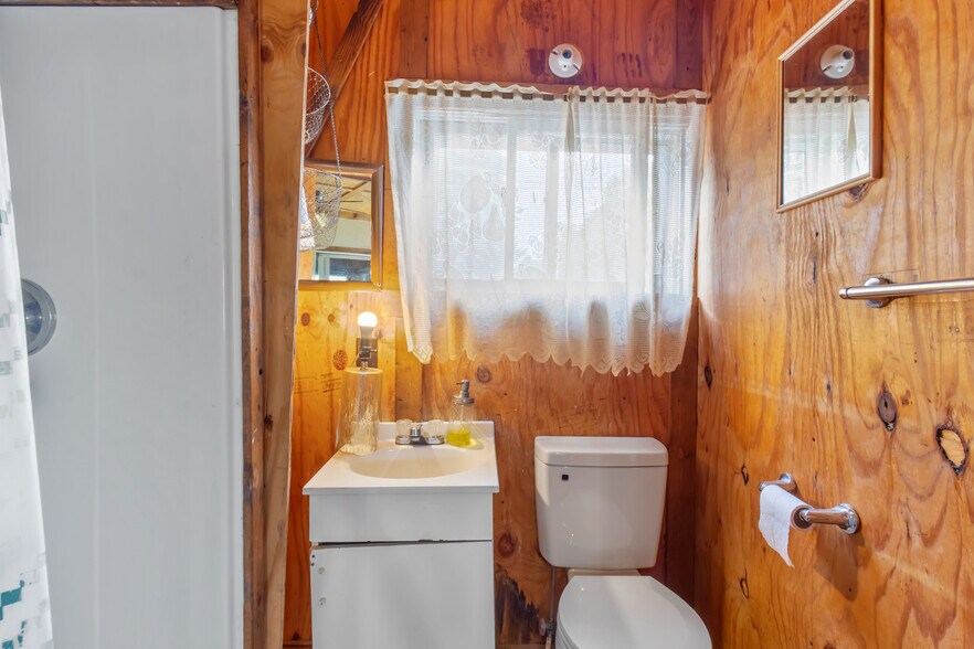 More Photos Of 356 King St, Fair Haven Marina For Sale