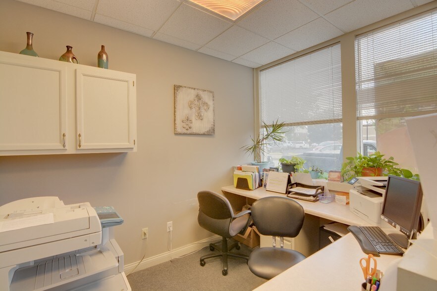 More Photos Of 113 W Mulberry St, Kokomo Storefront Retail Residential For Sale