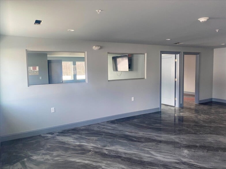 More Photos Of 409 Emerson Ave, Hampstead Industrial For Sale