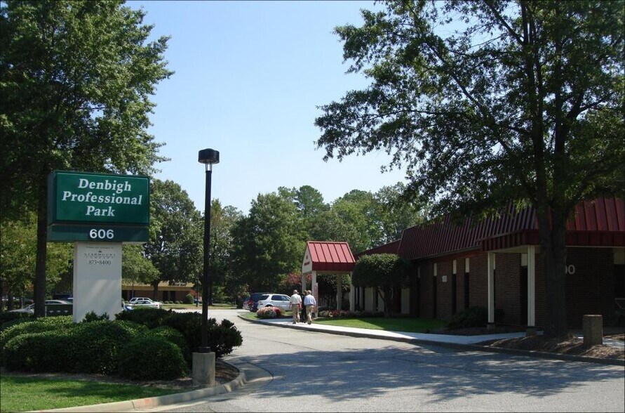 More Photos Of 606 Denbigh Blvd, Newport News Medical For Lease