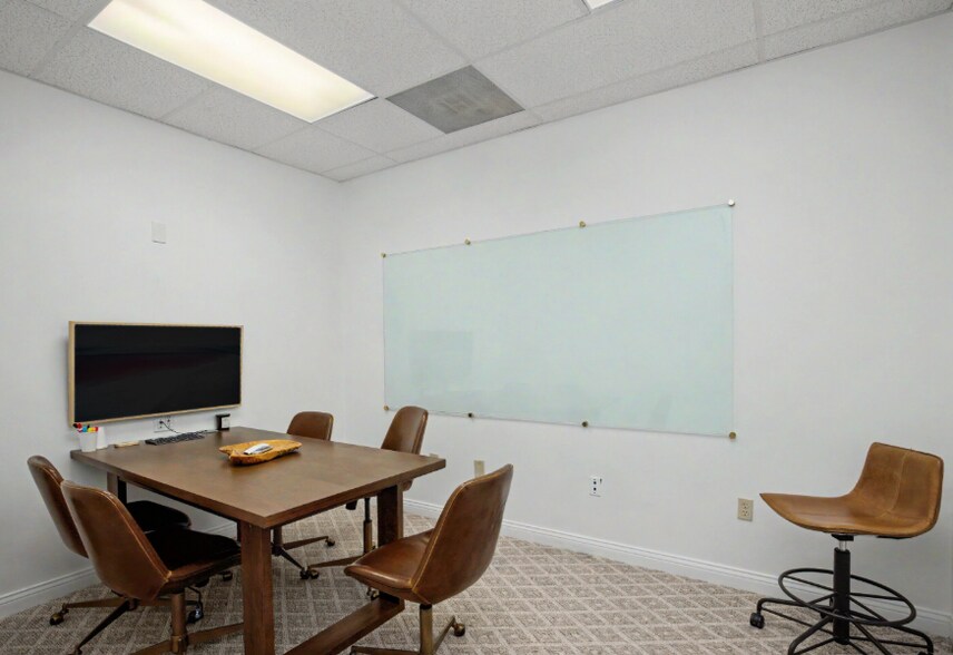 More Photos Of 139A W Ellis Rd, Griffin Loft Creative Space For Sale