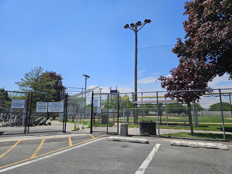 More Photos Of 103-107 S Tyson Ave, Floral Park Apartments For Sale