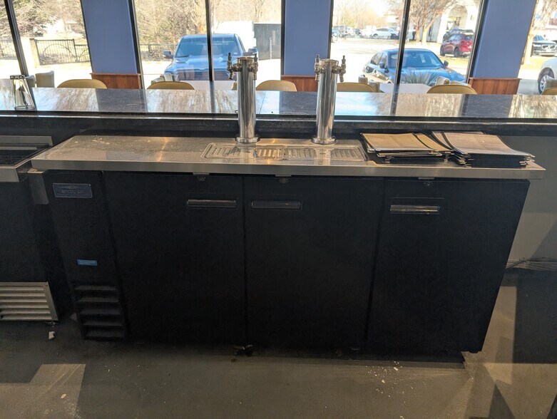 More Photos Of 5204 Colleyville Blvd, Colleyville Restaurant For Lease