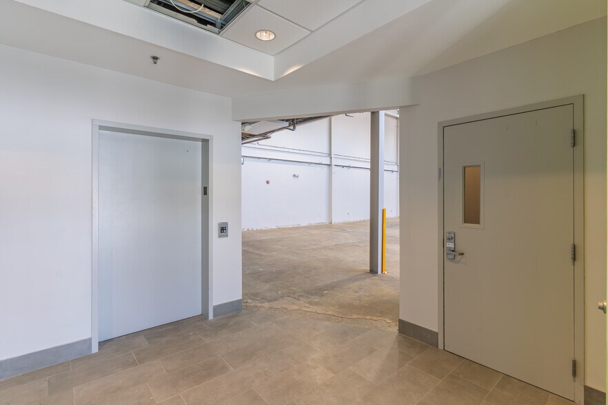 More Photos Of 1850 N Gravers Rd, Plymouth Meeting Distribution For Lease