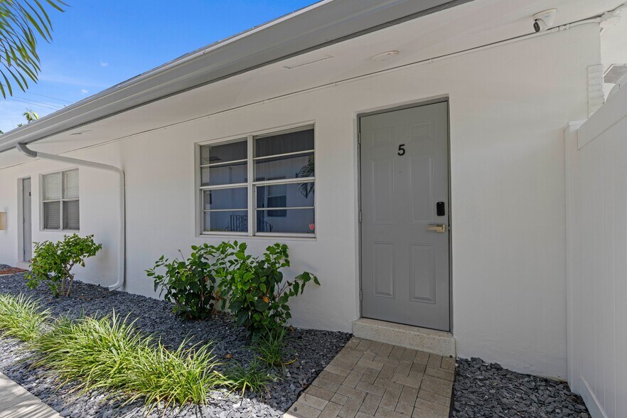 More Photos Of 1301 NE 16th Ter, Fort Lauderdale Apartments For Sale