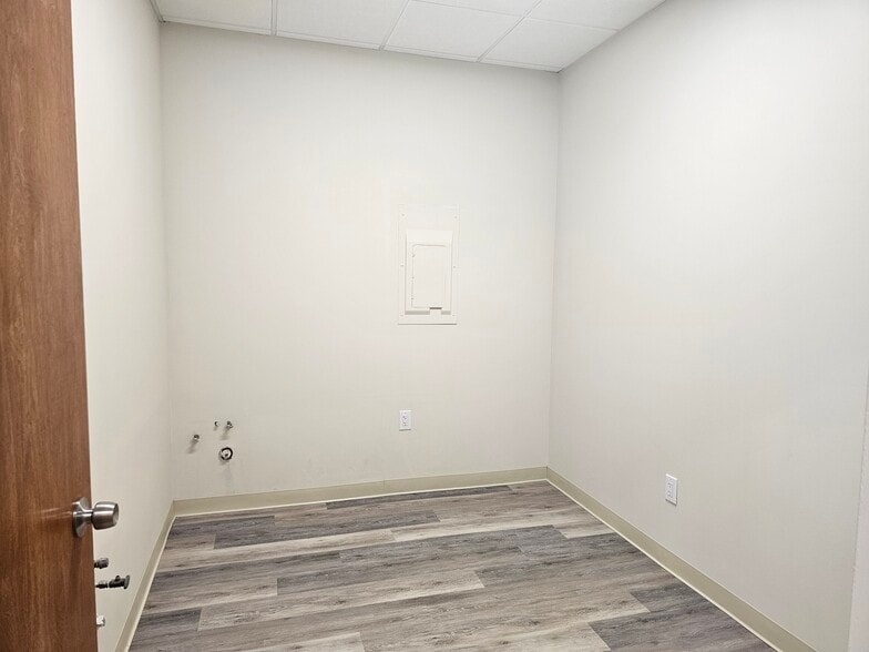 More Photos Of 369 E Main St, East Islip Medical For Sale