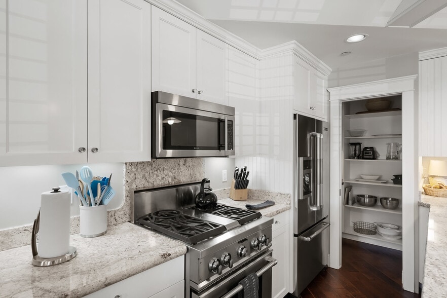 More Photos Of 74 San Francisco St, Avila Beach Flex For Sale