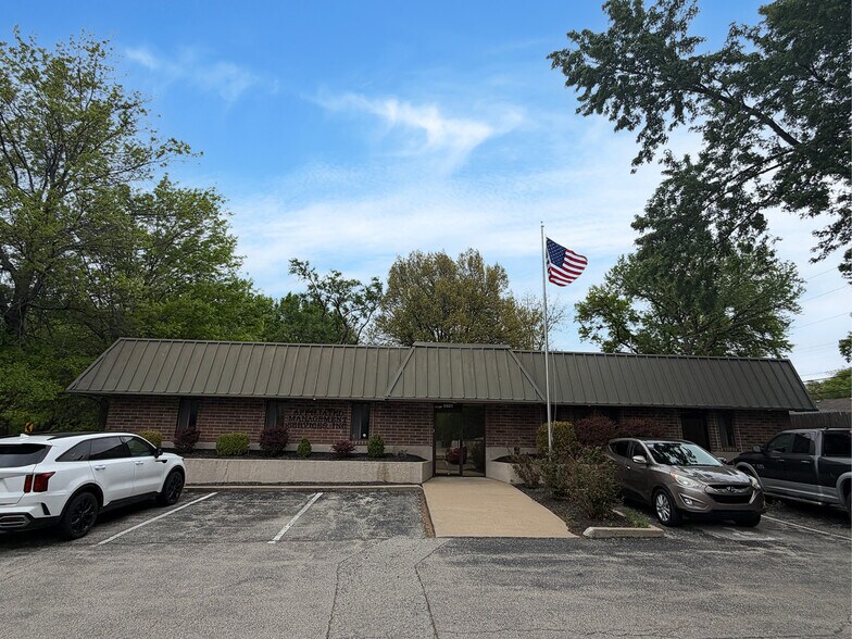 Primary Photo Of 5651 Broadmoor St, Mission Office For Sale