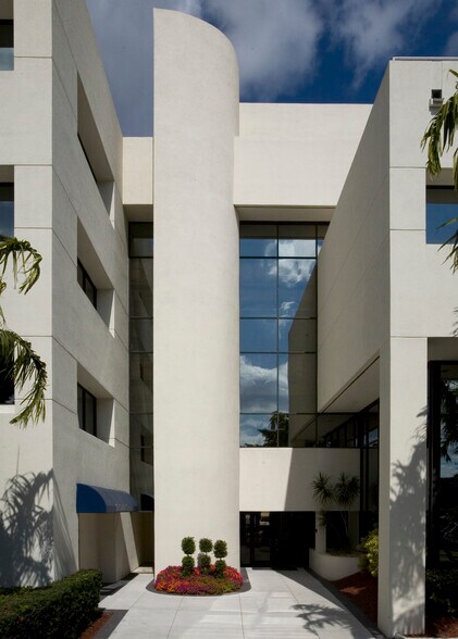 More Photos Of 8725 NW 18th Ter, Miami Office For Lease