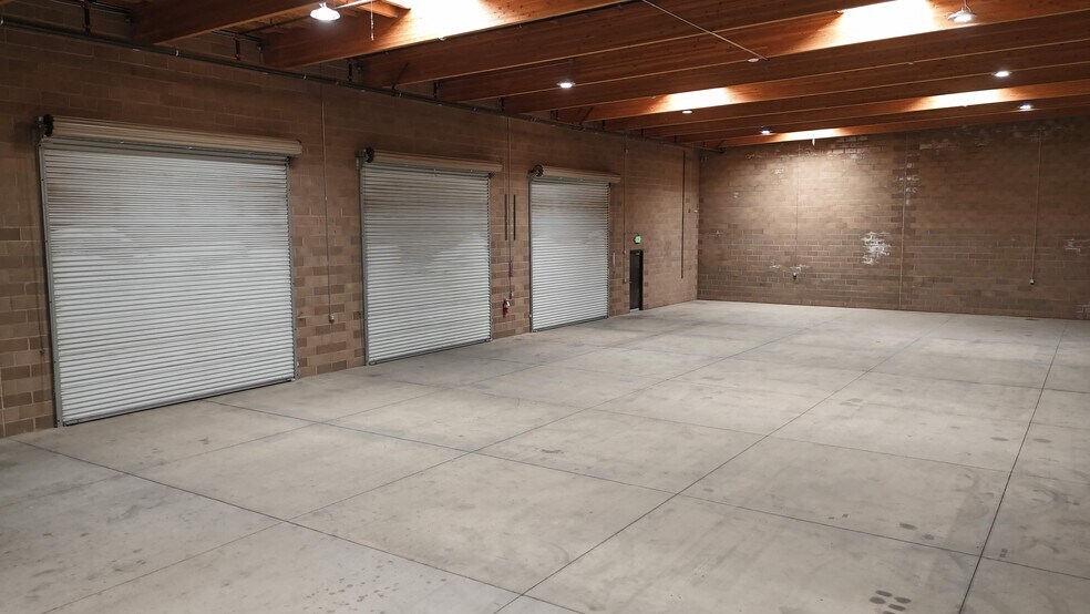 More Photos Of 1700 Olympic Dr, Turlock Warehouse For Lease