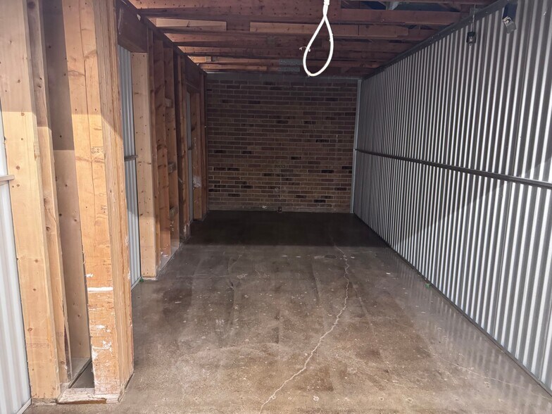 More Photos Of 1600 McPherson Ave, Council Bluffs Self Storage For Sale