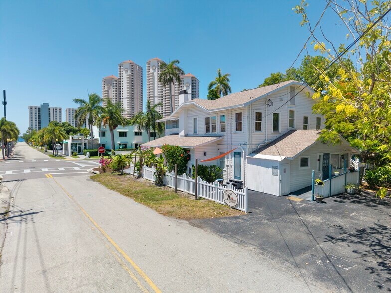 More Photos Of 2135 Mcgregor Blvd, Fort Myers Hospitality For Sale