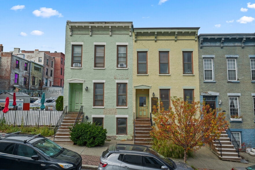 More Photos Of 132-134 S Swan St, Albany Office Residential For Sale