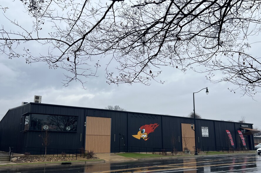 More Photos Of 618 Franklin Blvd, Gastonia Flex For Lease