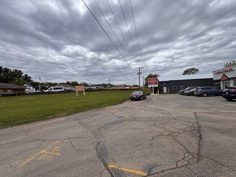 More Photos Of 1312 Hamilton St, Stoughton Freestanding For Lease