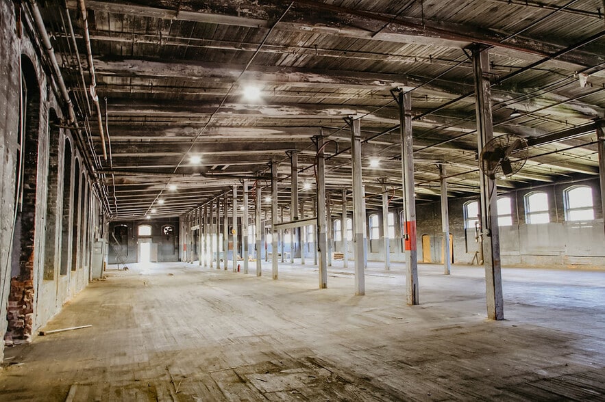More Photos Of 340 Seaboard St, Vass Warehouse For Sale