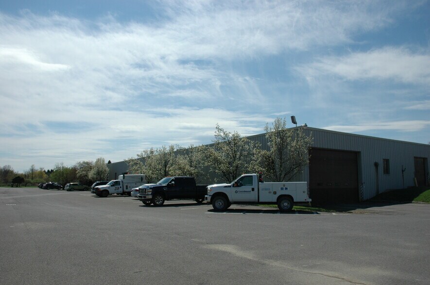 More Photos Of 1 Taconic Pl, Chatham Light Manufacturing For Lease