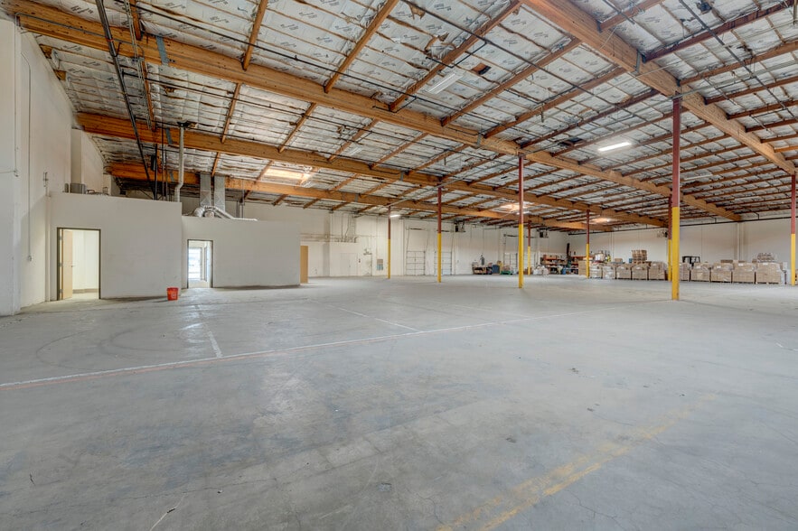 More Photos Of 575-585 Reactor Way, Reno Distribution For Lease