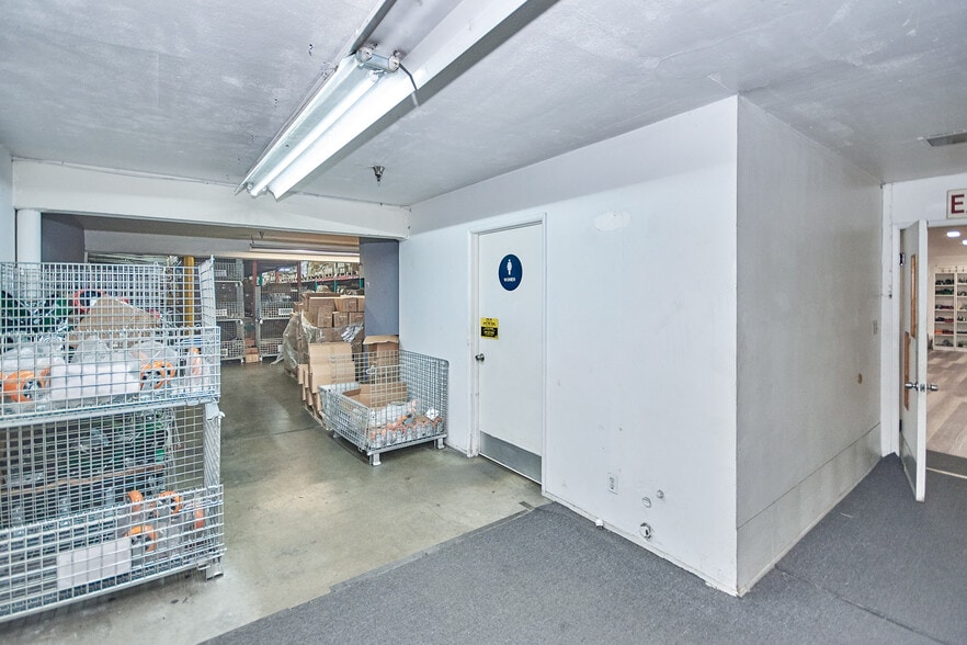 More Photos Of 536 N Vincent Ave, Covina Warehouse For Sale