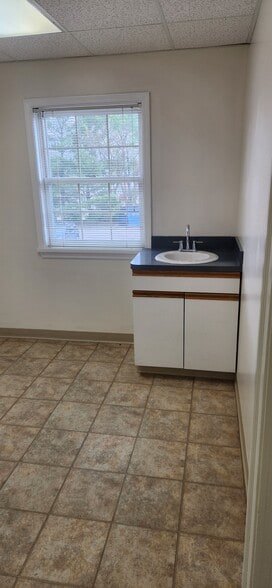 More Photos Of 4859 Dover Center Rd, North Olmsted Medical For Lease