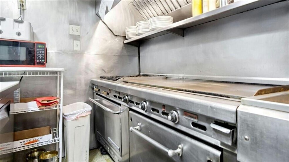 More Photos Of W14549 Plummer Rd, Weyerhaeuser General Retail For Sale