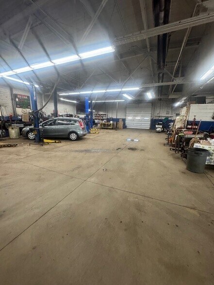 More Photos Of 1512 Main St, Buffalo Auto Repair For Sale