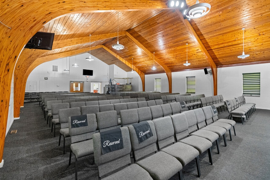 More Photos Of 6202 Dupont St, Flint Religious Facility For Sale