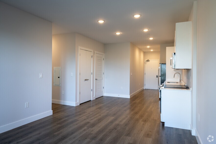 More Photos Of 81 Monroe St, Rahway Apartments For Lease