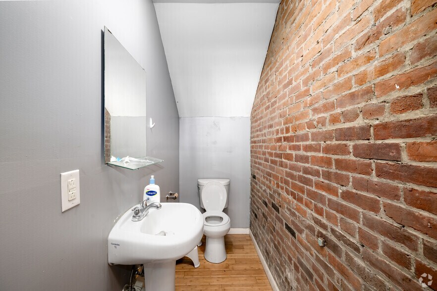 More Photos Of 40 Court St, Binghamton Apartments For Sale