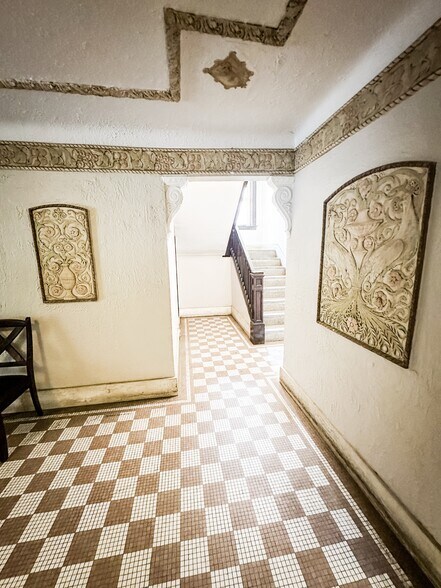 More Photos Of 2740 Hampshire Rd, Cleveland Heights Apartments For Sale