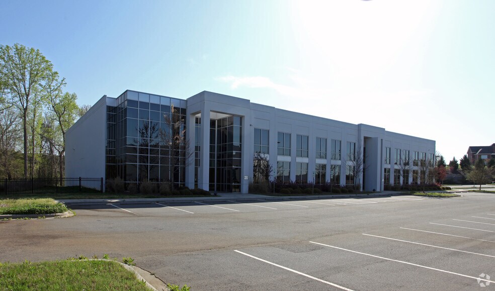 More Photos Of 7975 West Winds Blvd, Concord Warehouse For Lease