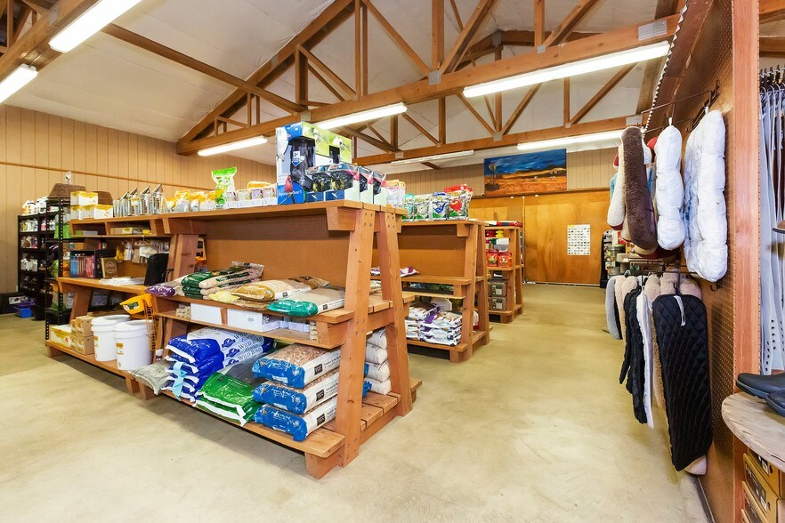 More Photos Of 461 NE Old Belfair Hwy, Belfair Storefront Retail Office For Sale